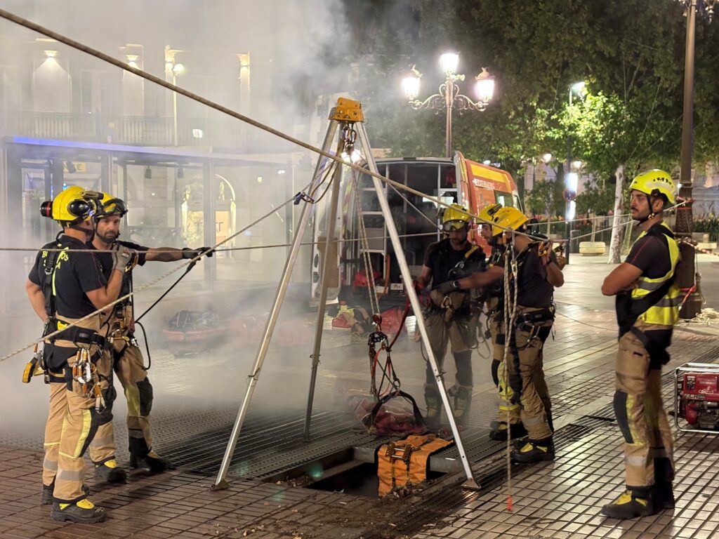 Foto 3 Bomberos tripode