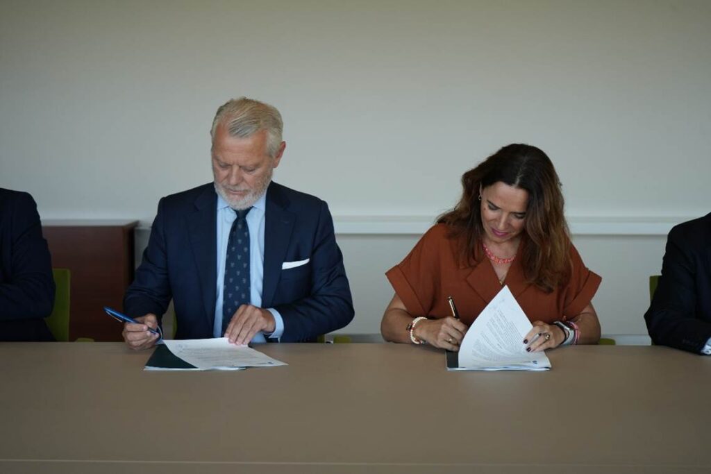 AEDIPE Andalucía y Mandatum firman un Acuerdo de Colaboración 2 image 1