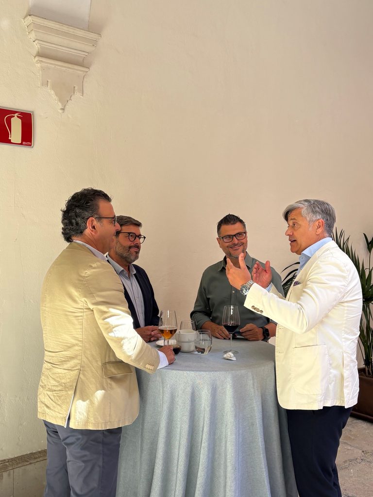 Mandatum reúne en Málaga a empresas e instituciones para abordar el papel de la tecnología en la seguridad, la salud y el bienestar laboral 30 15 1 768x1024 1