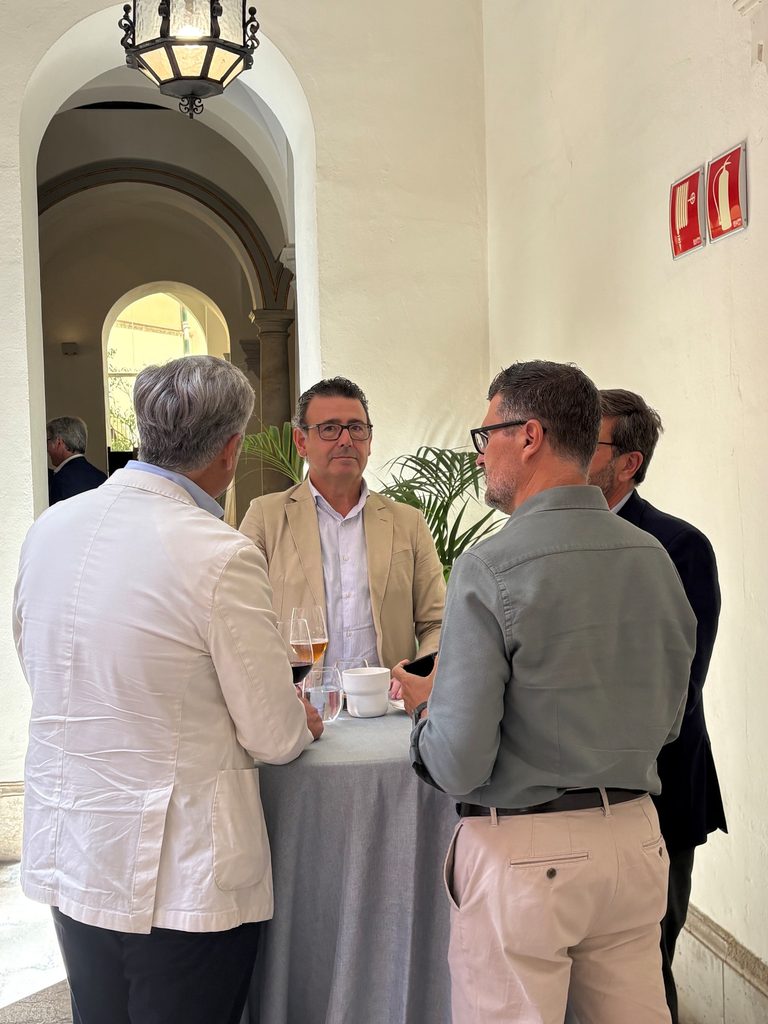 Mandatum reúne en Málaga a empresas e instituciones para abordar el papel de la tecnología en la seguridad, la salud y el bienestar laboral 34 6 768x1024 1