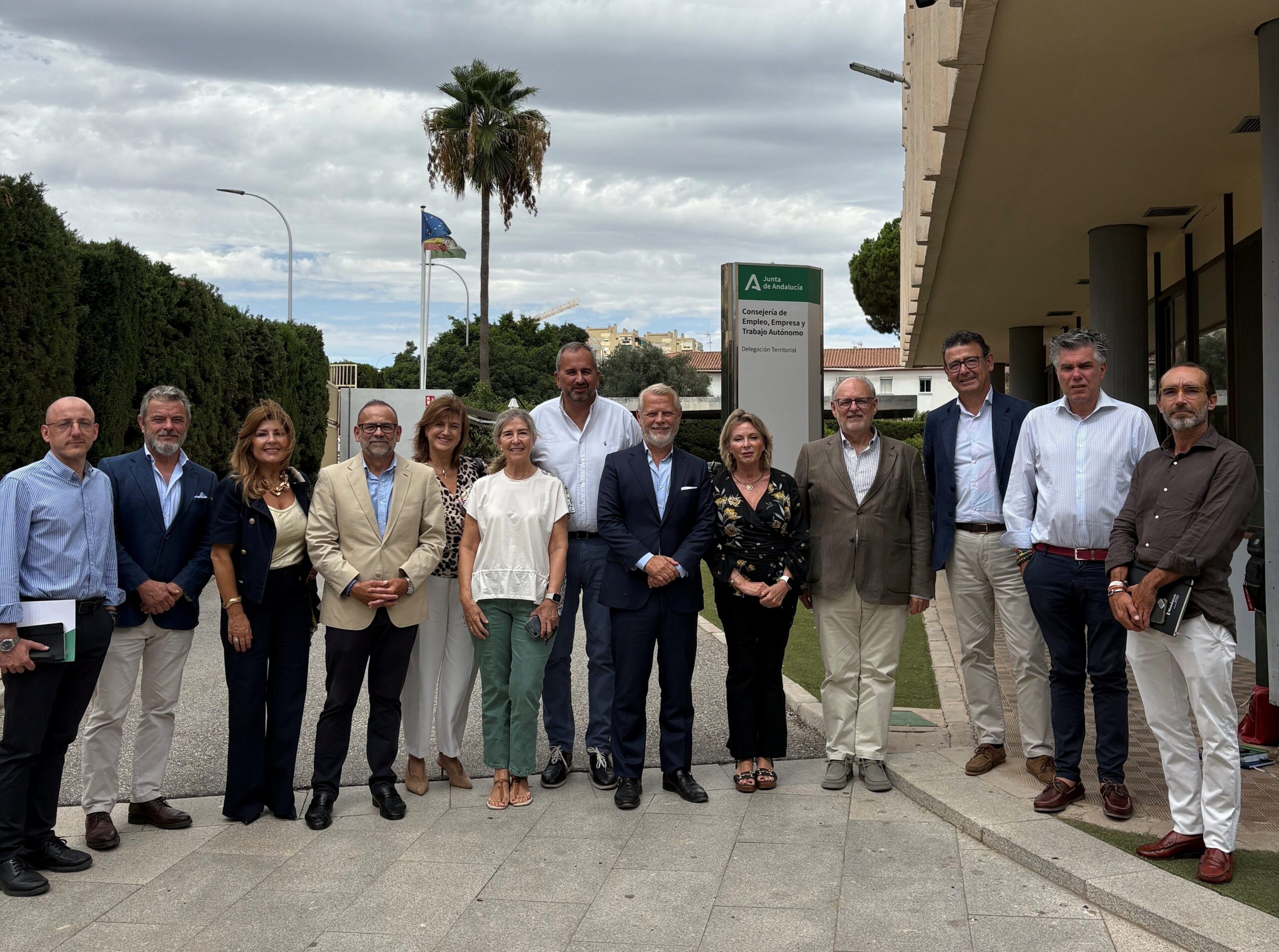 La delegada de Empleo en Málaga; Carmen Sánchez Sierra, recibe a Mandatum 1 f7 edited scaled